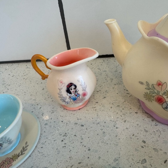 Disney Princesses Tea Set - Picture 4 of 10